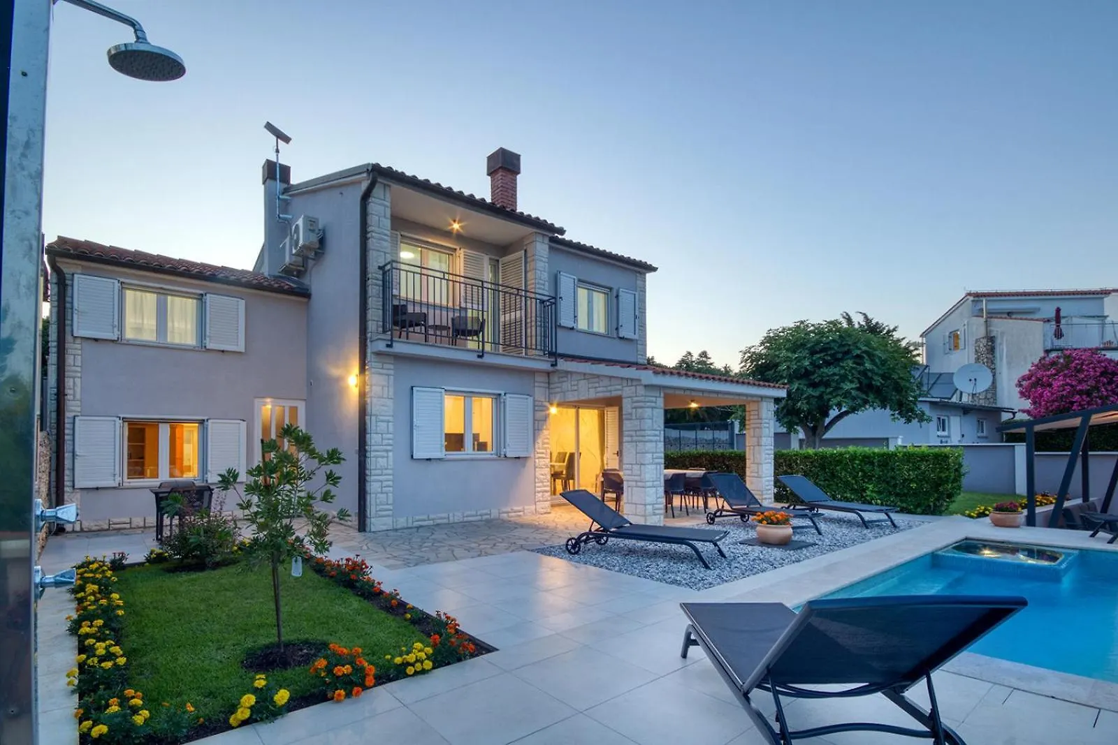 Delightfully House With A Private Pool And A Sea View Villa Premantura