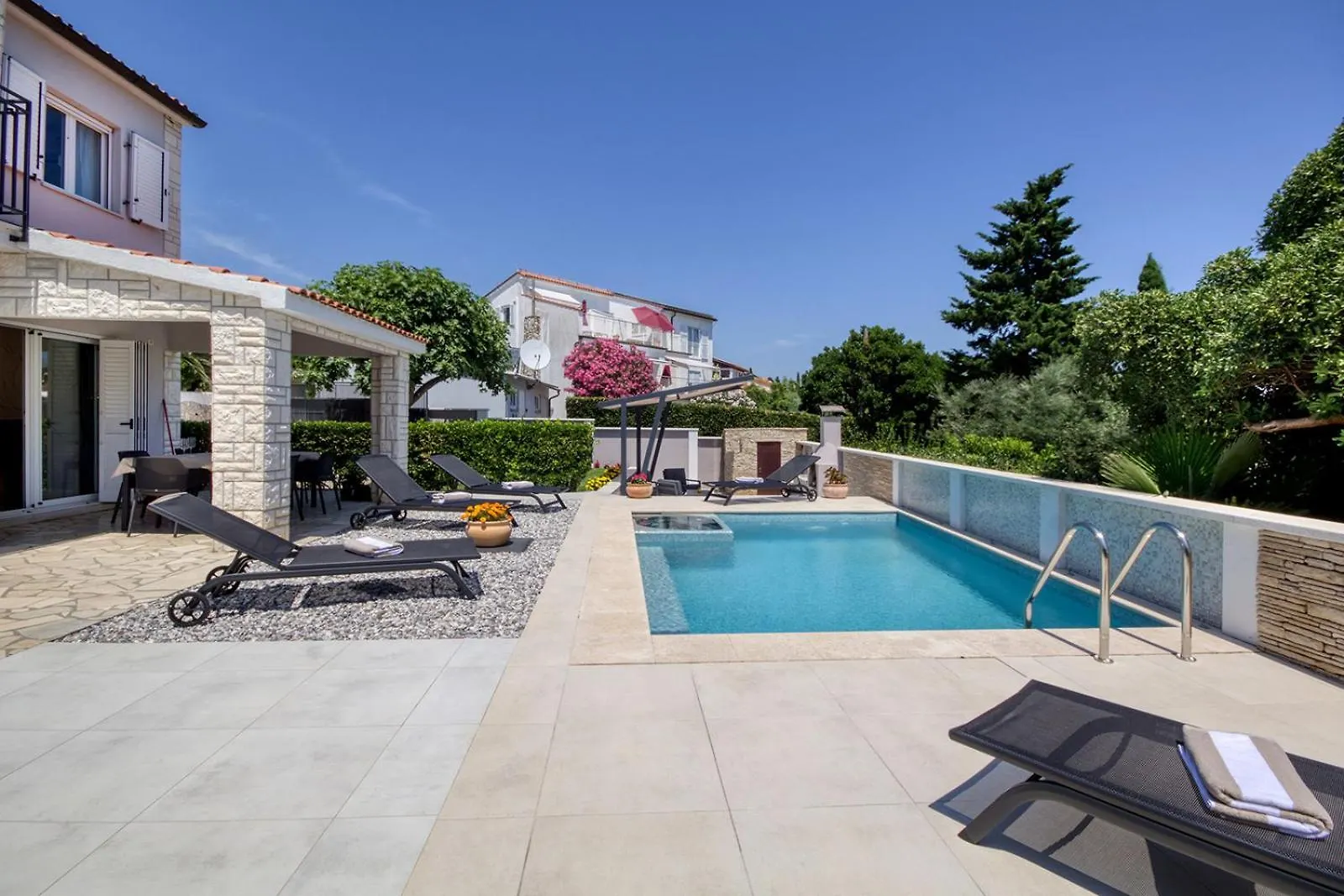 Delightfully House With A Private Pool And A Sea View Villa Premantura Holiday home