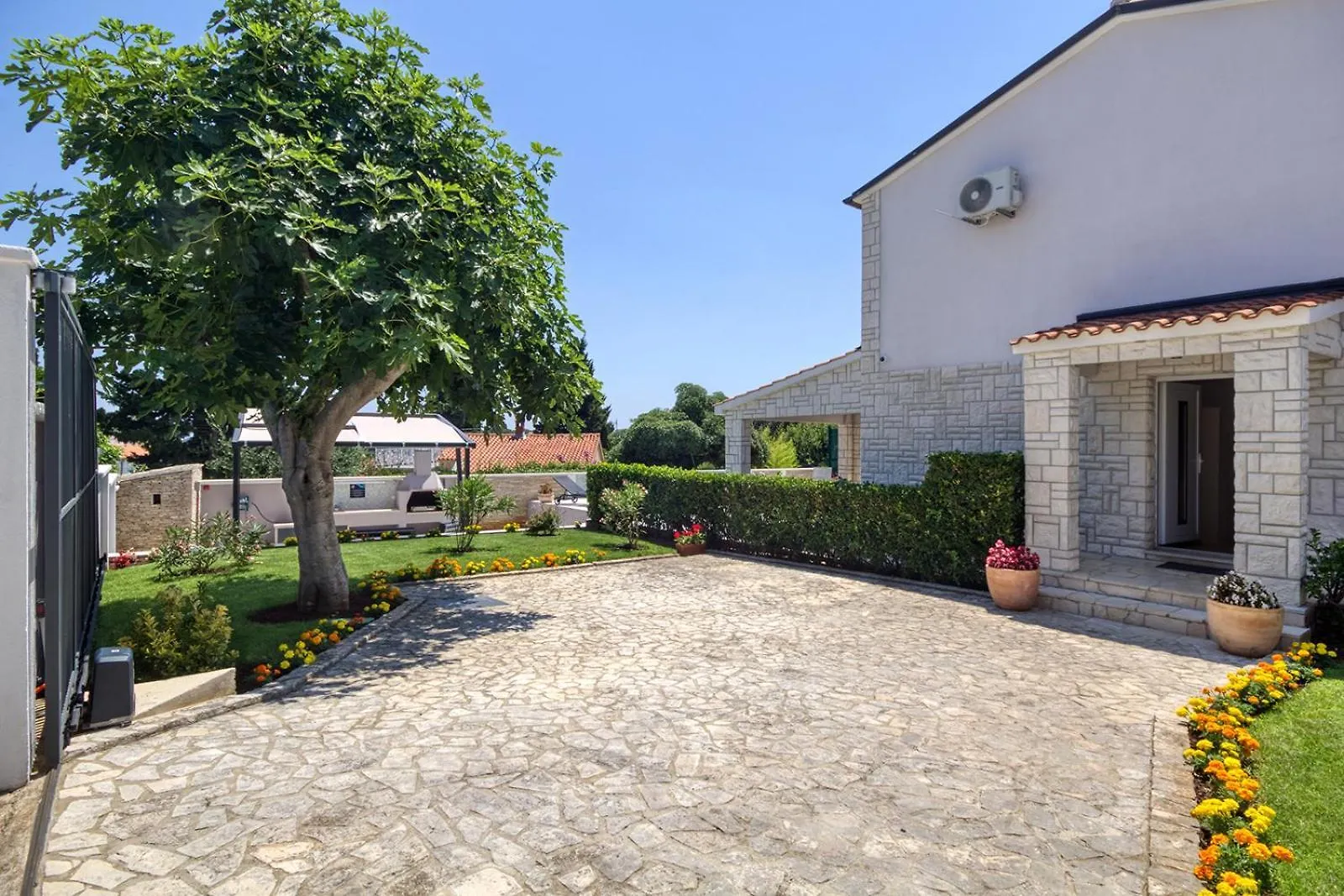 Delightfully House With A Private Pool And A Sea View Villa Premantura 0*,  Croatia