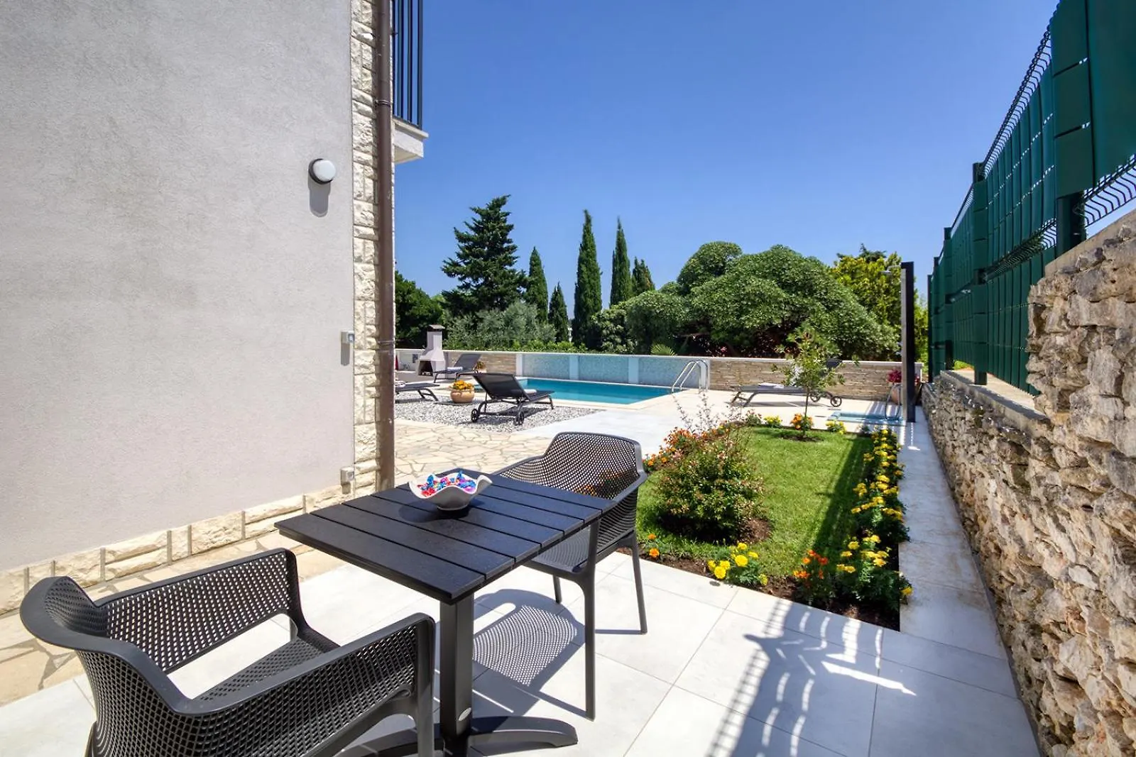 Delightfully House With A Private Pool And A Sea View Villa Premantura