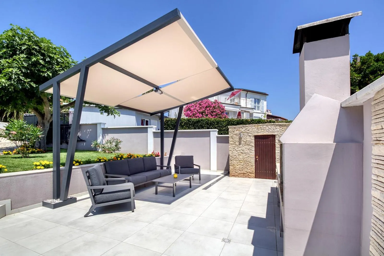 Delightfully House With A Private Pool And A Sea View Villa Premantura 0*,